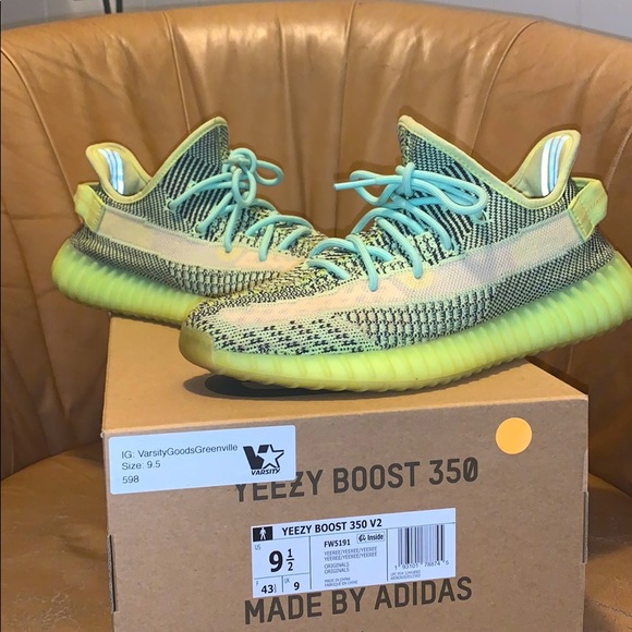 YeezY 350 V2 YeezReel Non-Reflective - Picture 2 of 9